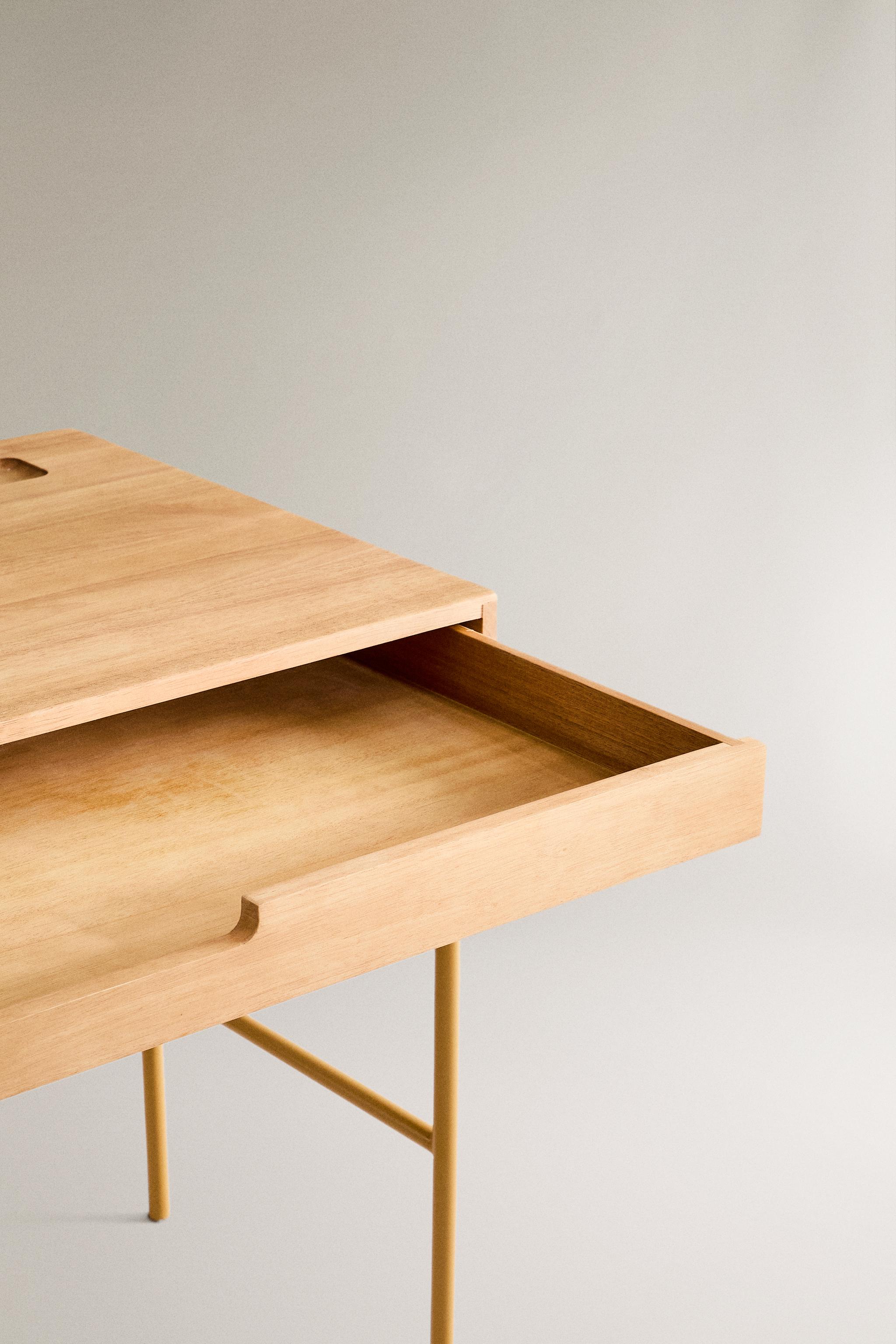 KIDS' WOODEN DESK